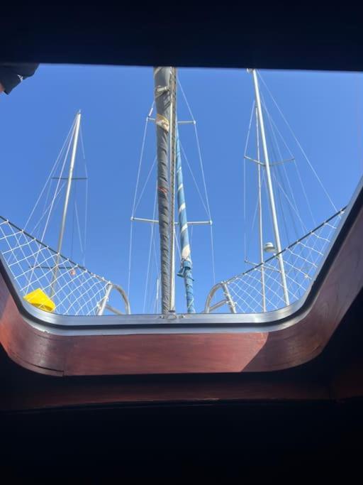The Captains Locker - 30Ft Yacht Сан Мигел де Абона Екстериор снимка