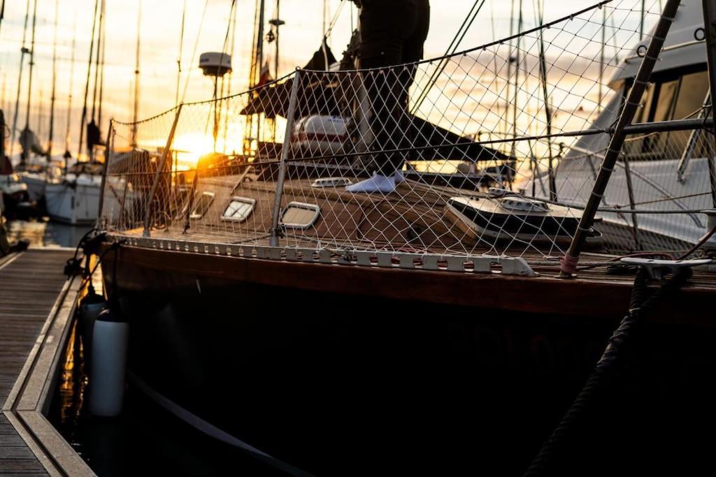 The Captains Locker - 30Ft Yacht Сан Мигел де Абона Екстериор снимка