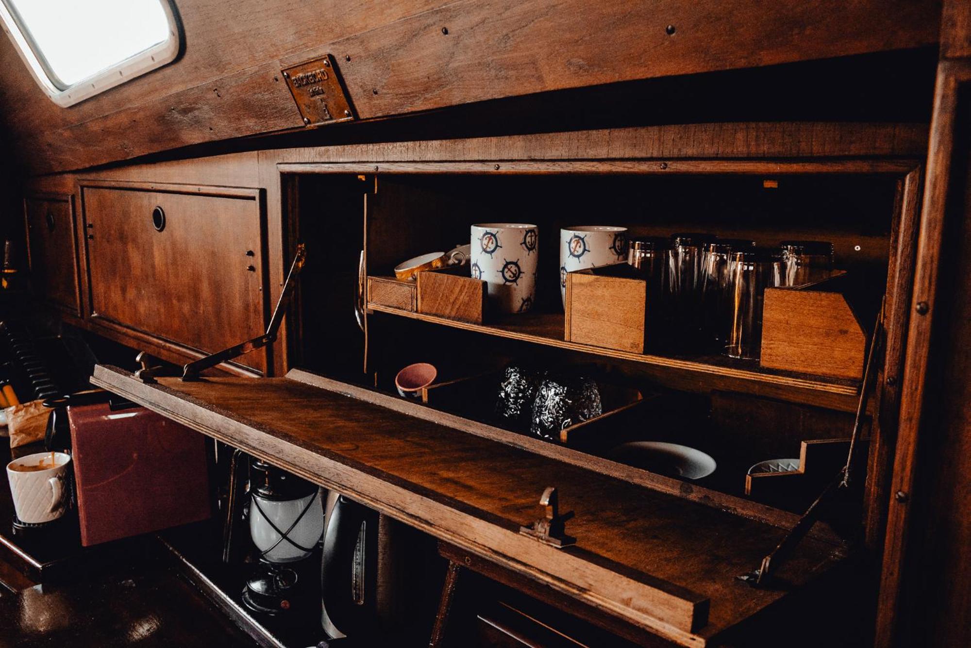 The Captains Locker - 30Ft Yacht Сан Мигел де Абона Екстериор снимка
