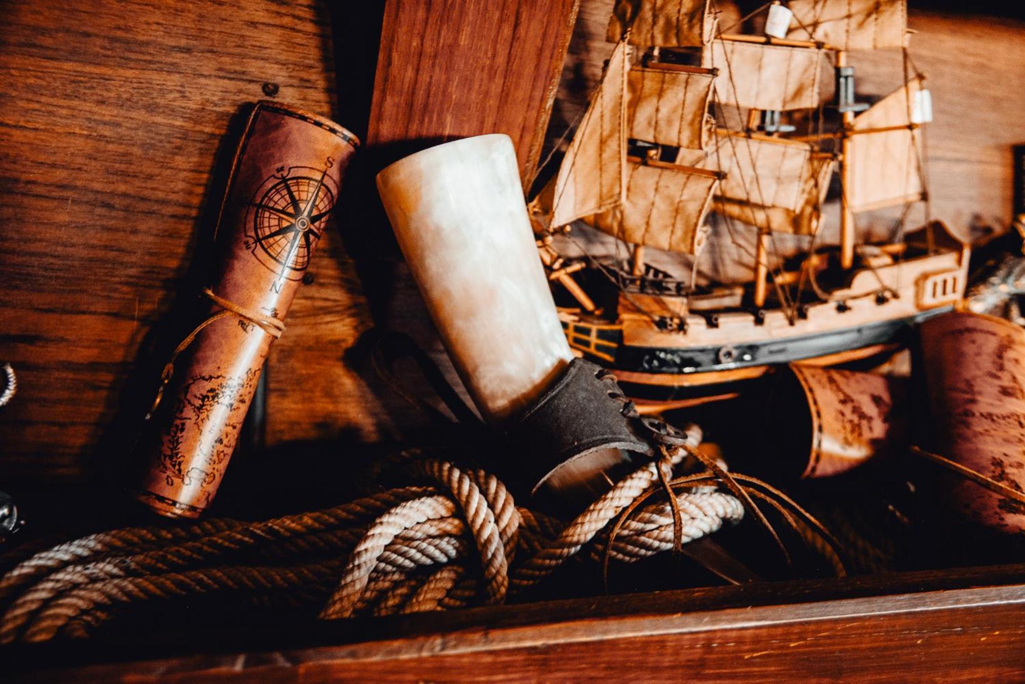 The Captains Locker - 30Ft Yacht Сан Мигел де Абона Екстериор снимка