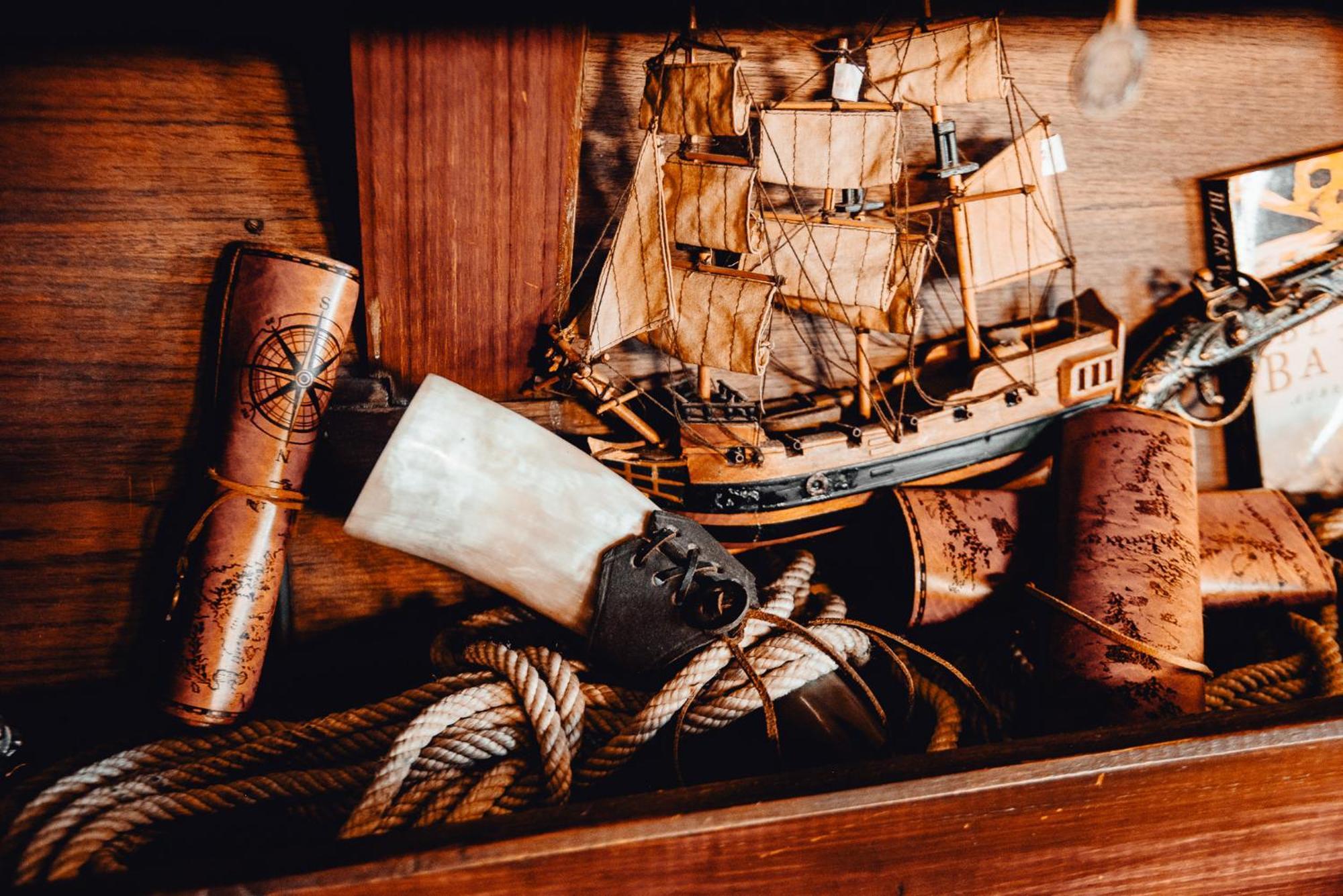 The Captains Locker - 30Ft Yacht Сан Мигел де Абона Екстериор снимка
